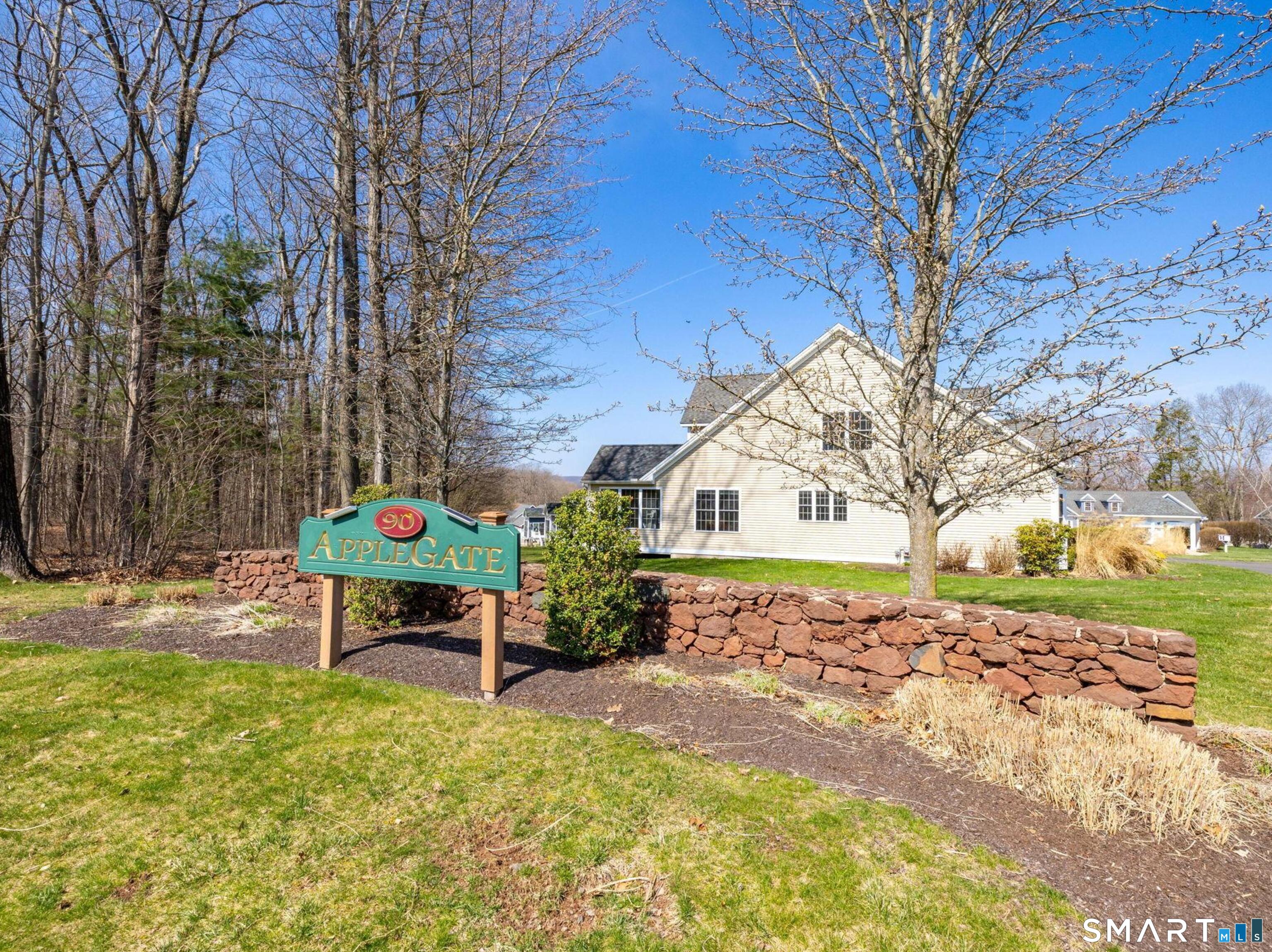 90 Applegate, Unit 95 Southington, CT 06489 - Photo 4 of 33