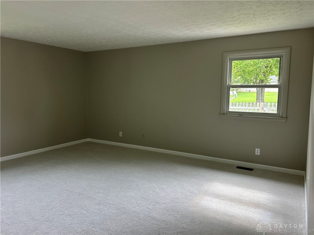 9920 Sheehan Road Dayton, OH 45458 - Photo 12 of 17 Gallery Image 12