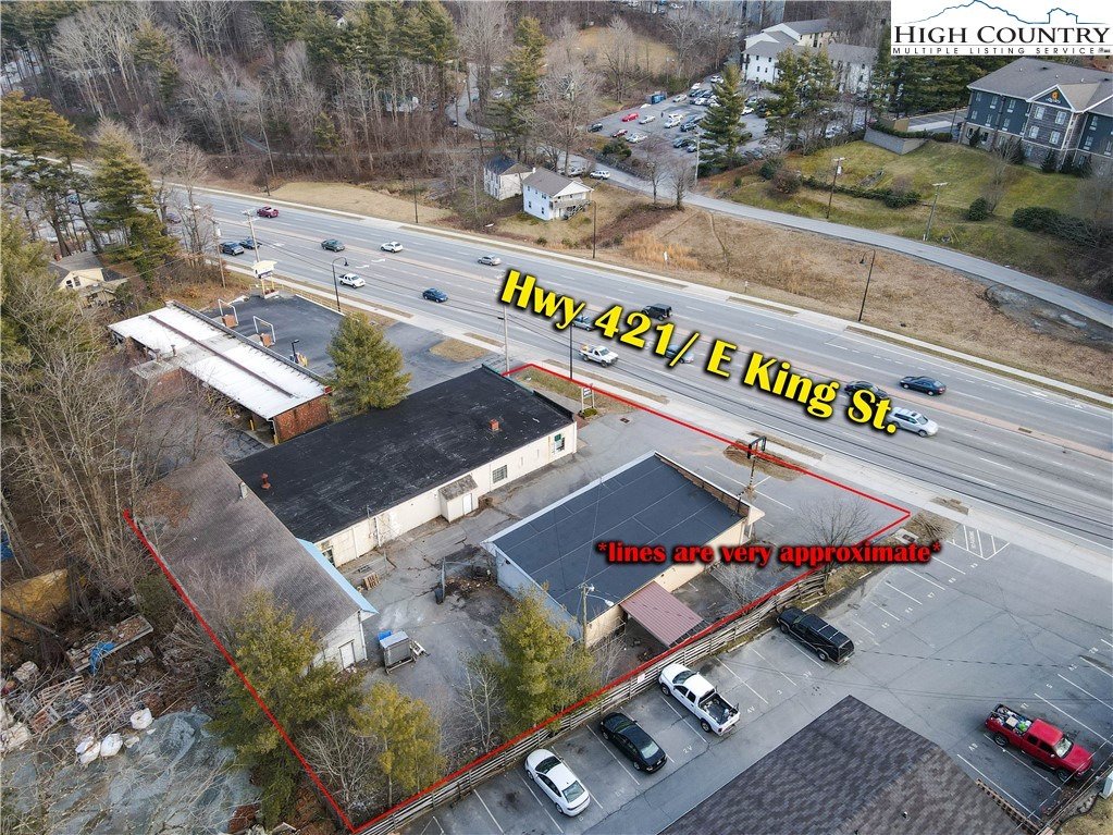 499-511 East King Street Boone, NC 28607 - Photo 5 of 12 an outdoor space with seating area