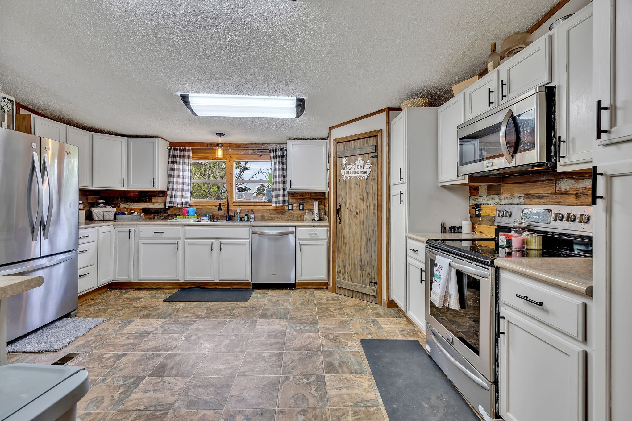 239 Switzerland Road Hohenwald, TN 38462 - Photo 12 of 35 Gallery Image 12
