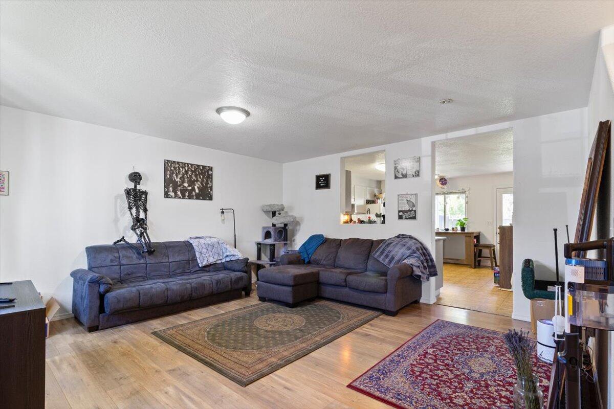 450 Midway Road, Unit 25 Medford, OR 97501 - Photo 2 of 24 02-450 Midway Rd Unit 25-2
