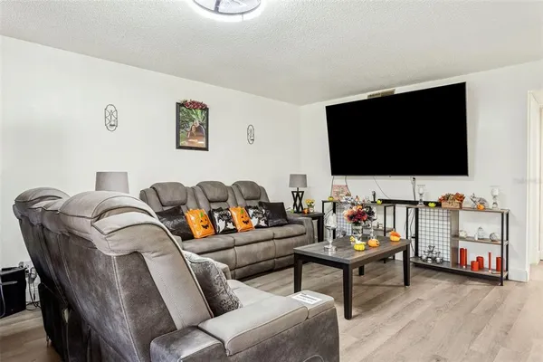 $2,395 | 7501 Dolonita Drive, Unit 7501, Tampa, FL 33615
