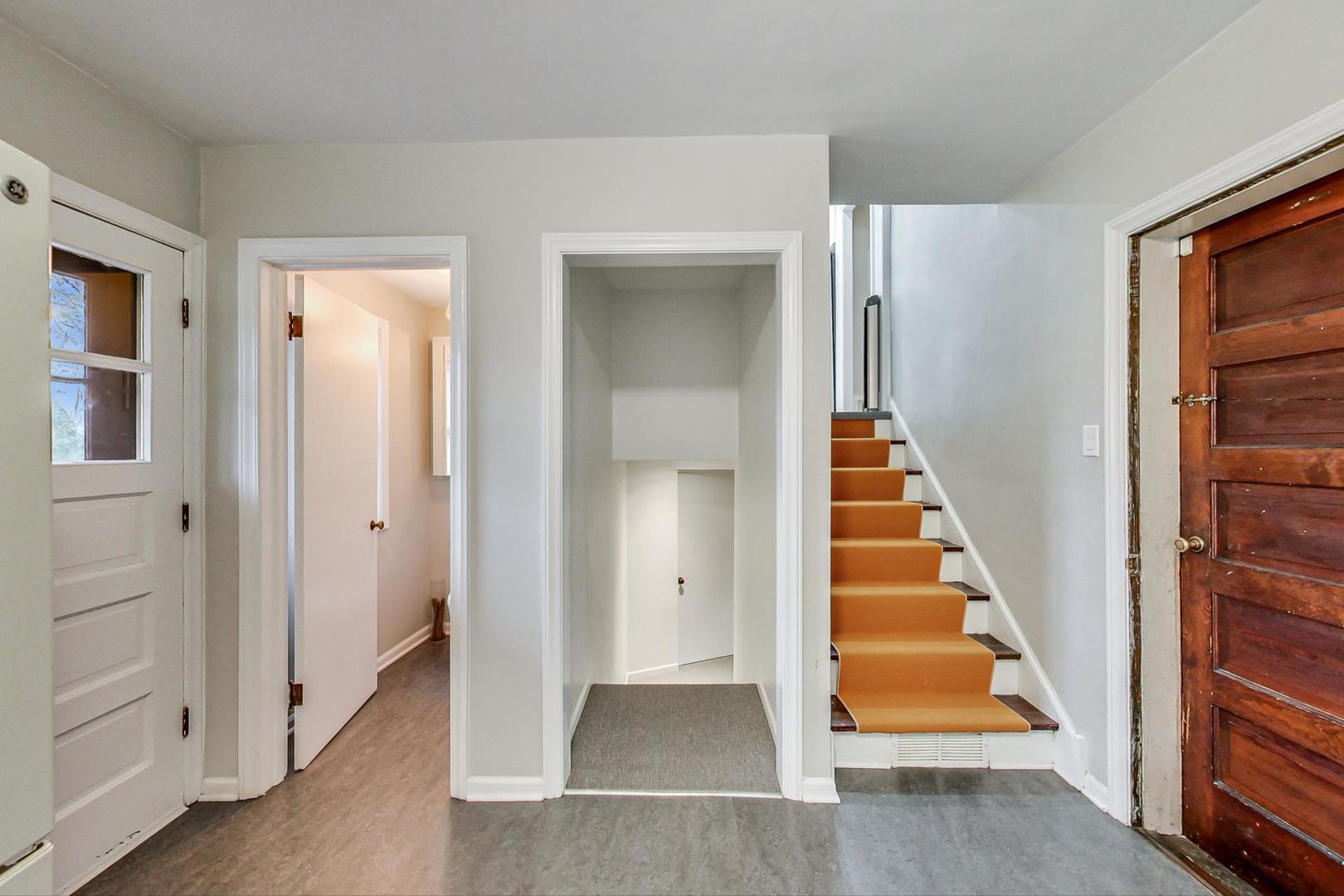 8110 Edgewater Road North Riverside, IL 60546 - Photo 15 of 34