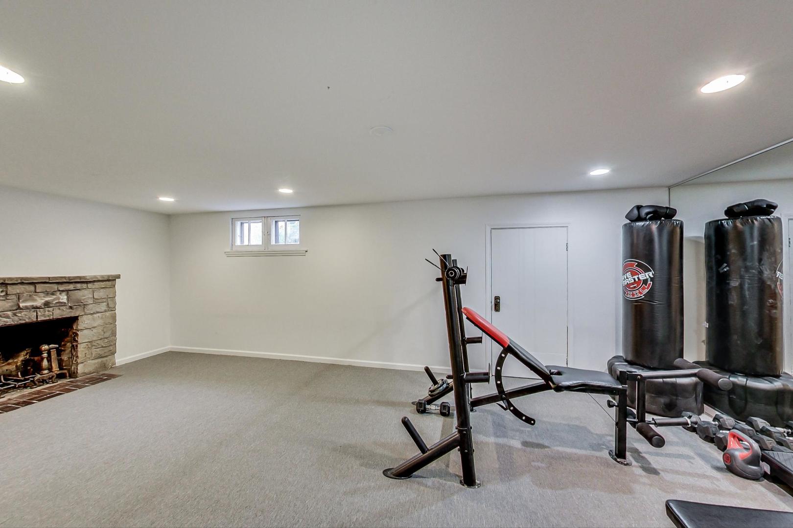 8110 Edgewater Road North Riverside, IL 60546 - Photo 16 of 34