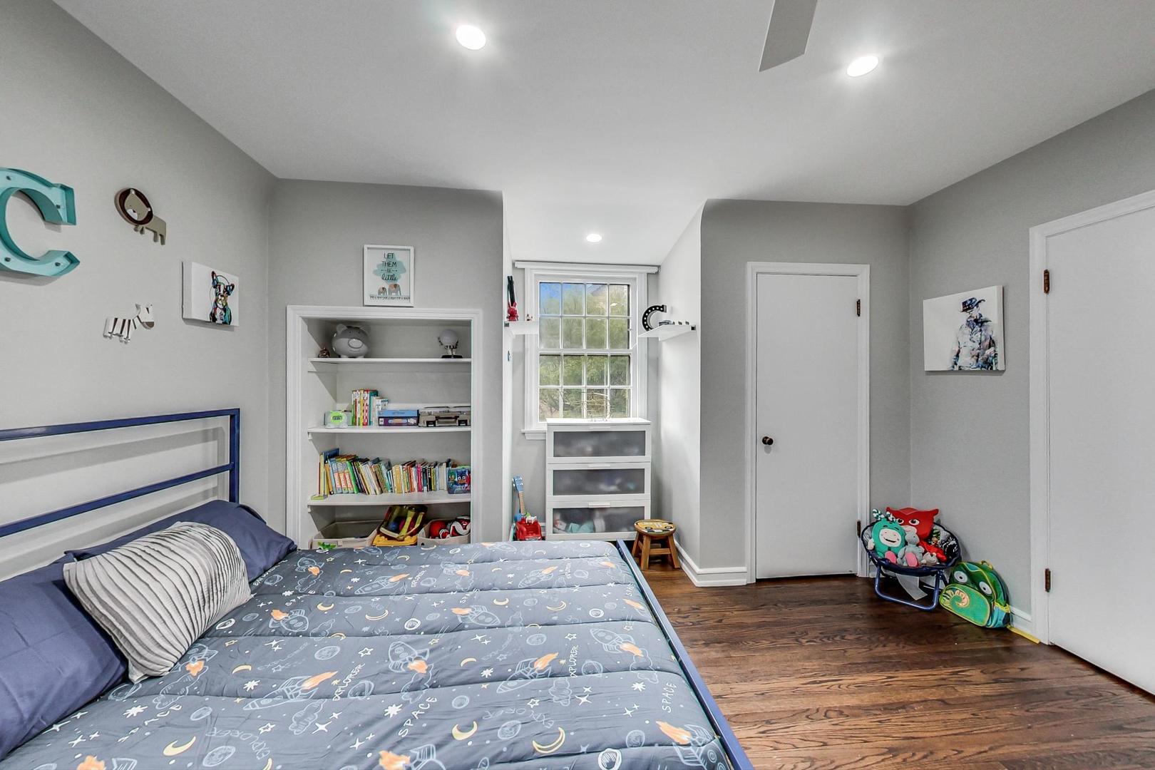 8110 Edgewater Road North Riverside, IL 60546 - Photo 22 of 34
