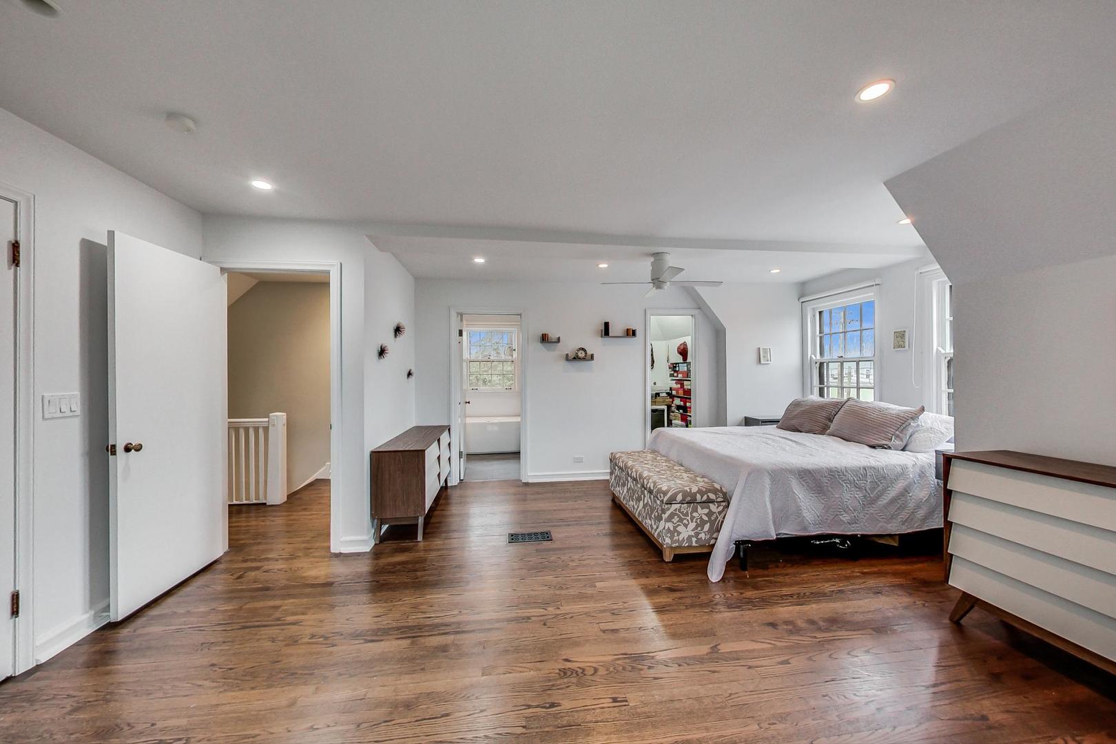 8110 Edgewater Road North Riverside, IL 60546 - Photo 26 of 34