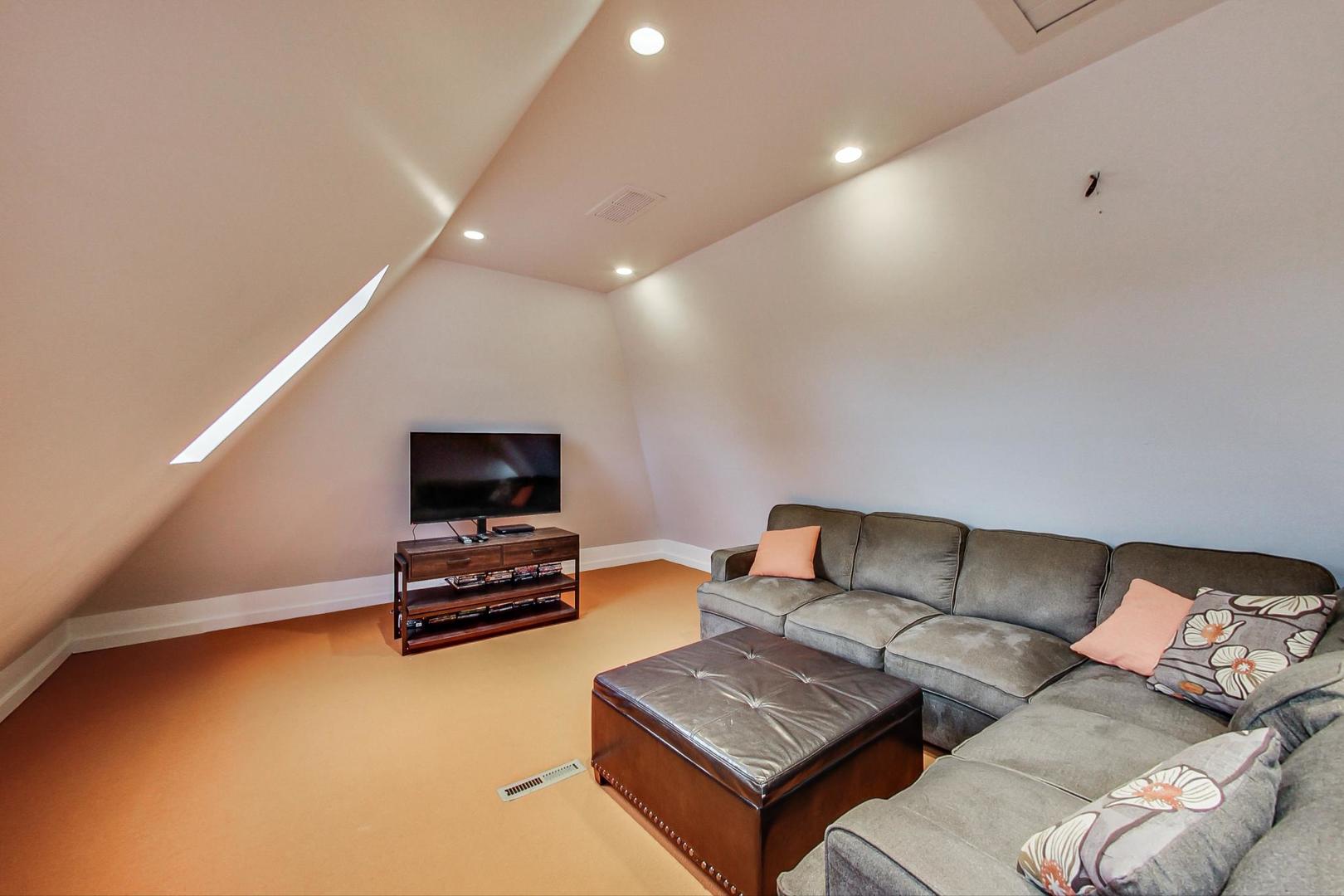 8110 Edgewater Road North Riverside, IL 60546 - Photo 33 of 34