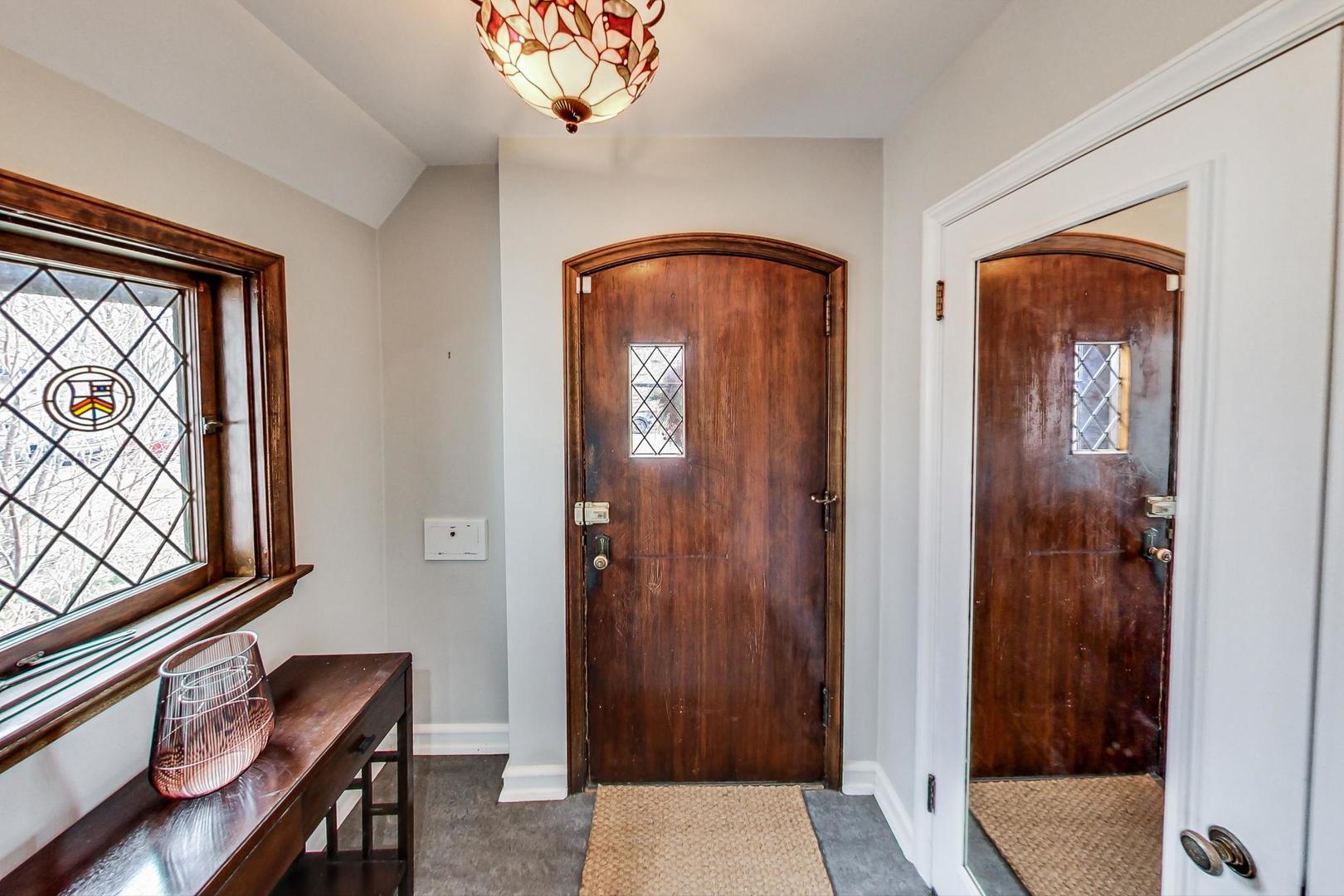 8110 Edgewater Road North Riverside, IL 60546 - Photo 5 of 34