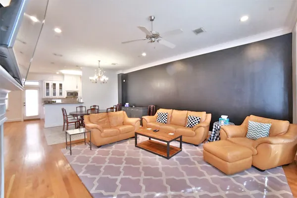 $5,395 | 2410 Dorrington Street, Unit C, Houston, TX 77030