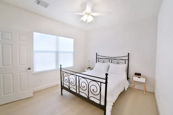 $5,295 | 2410 Dorrington Street, Unit C, Houston, TX 77030