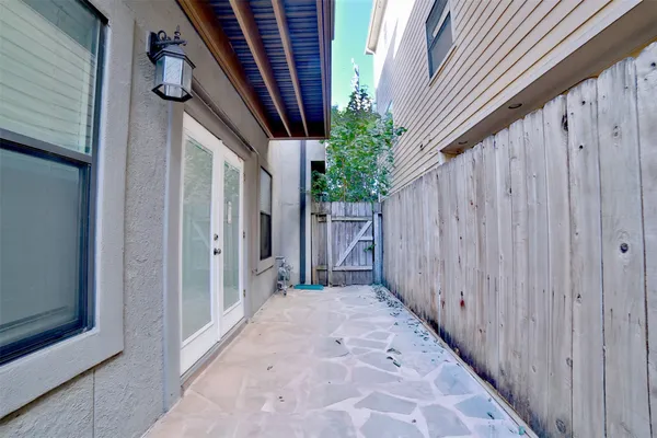$5,295 | 2410 Dorrington Street, Unit C, Houston, TX 77030