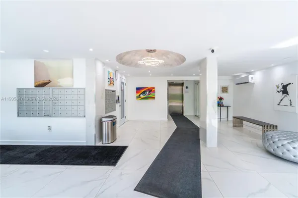 $2,200 | 720 Collins Avenue, Unit 506, Miami Beach, FL 33139