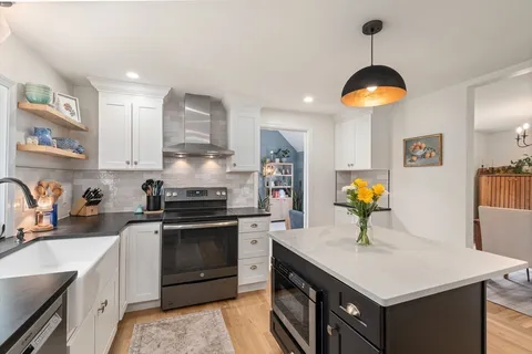 $949,000 | 10 James Road, Hanover, MA 02339
