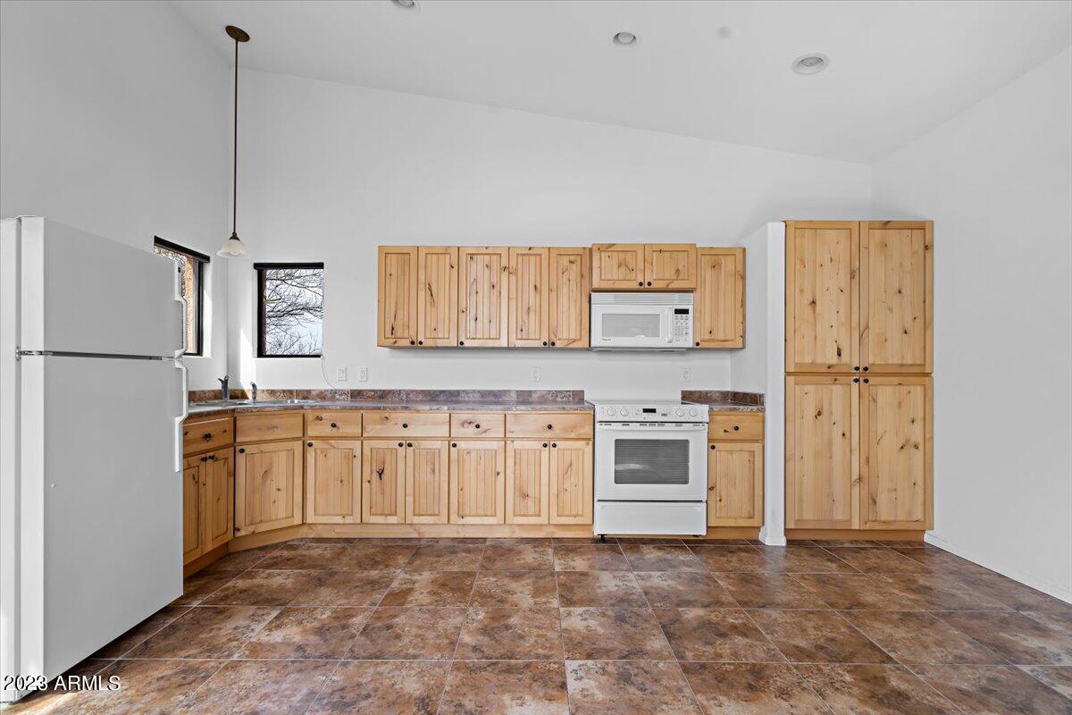 9276 Romping Road Carefree, AZ 85377 - Photo 44 of 53 42-Casita Kitchen