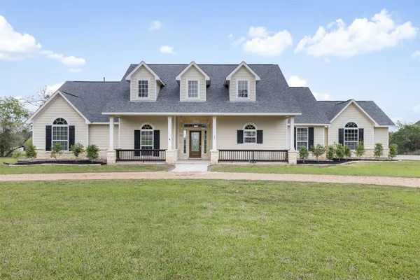 $739,000 | 840 East Glenn Street, Bellville, TX 77418