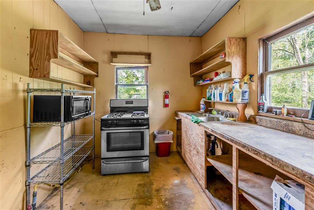 1068 Bill Phillips Road Dequincy, LA 70633 - Photo 5 of 24