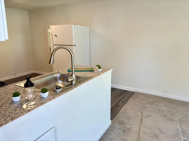 a close view of sink and tap