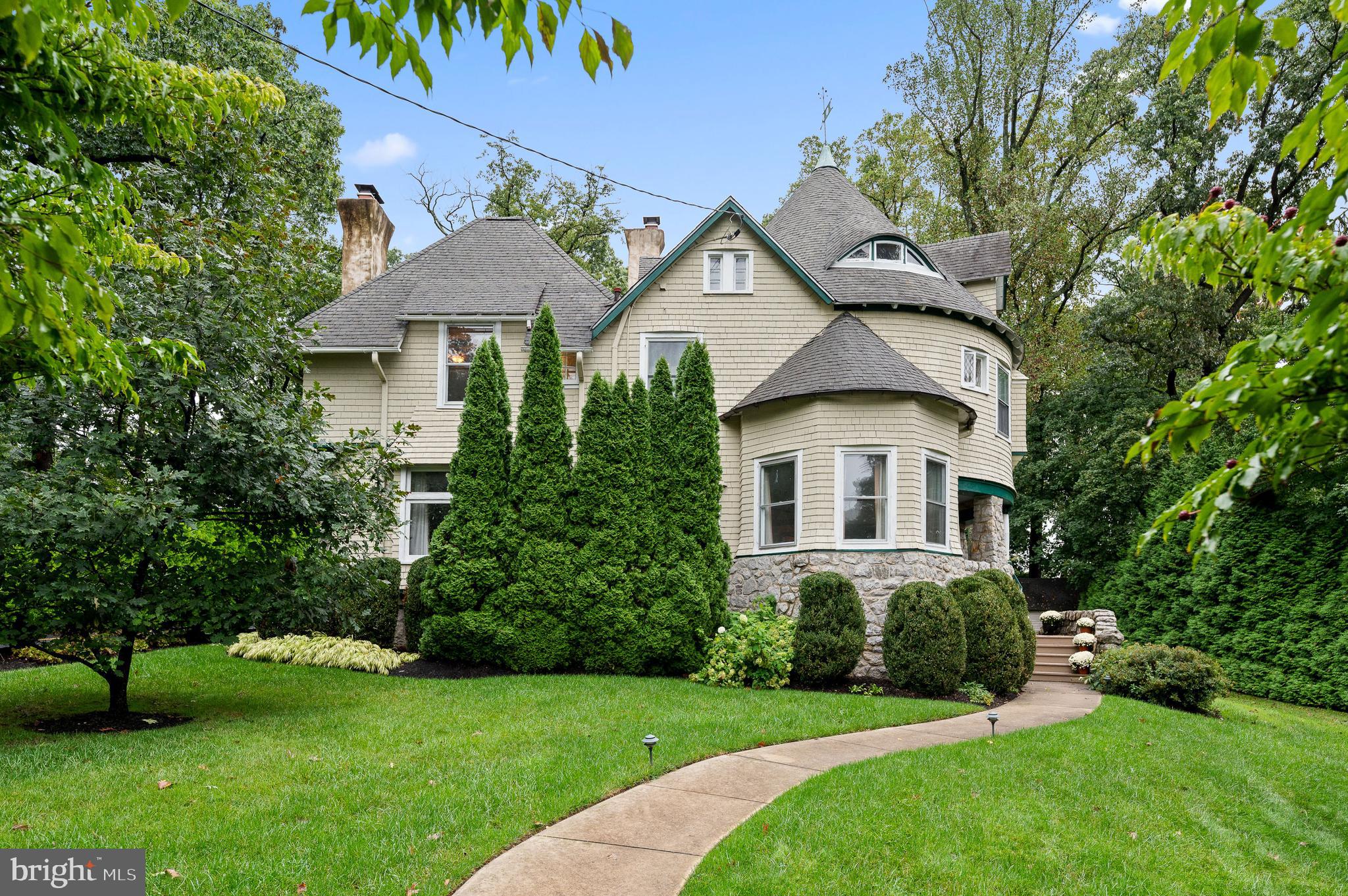 425 Chestnut Lane Wayne, PA 19087 - Photo 2 of 59 Located on the highest elevation in North Wayne