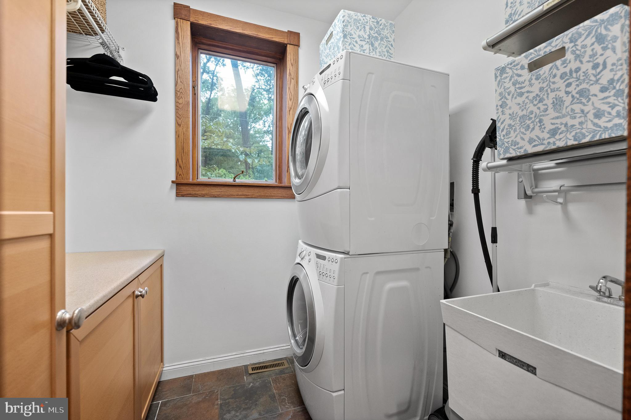 425 Chestnut Lane Wayne, PA 19087 - Photo 28 of 59 Main Floor Laundry Room