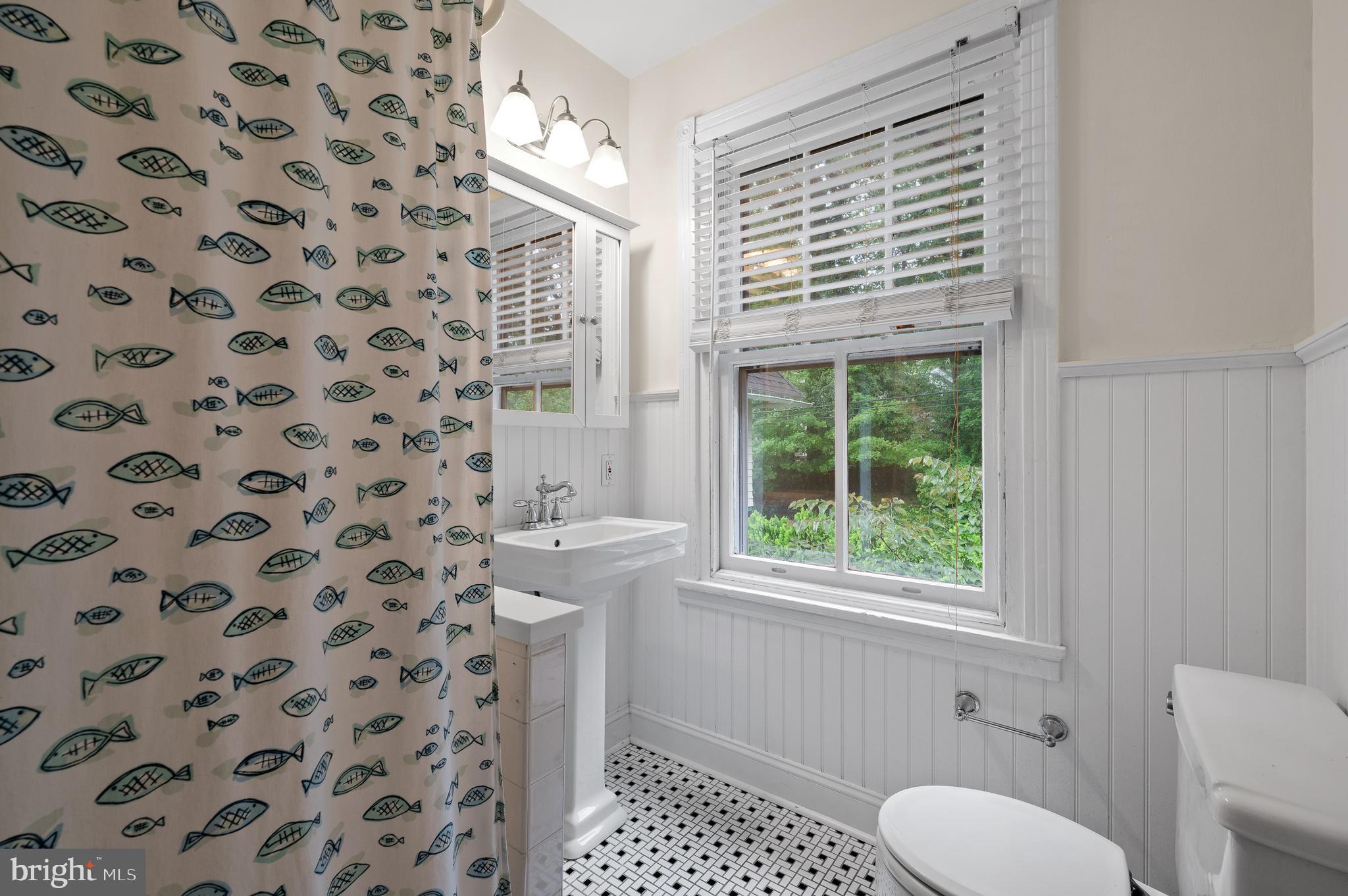 425 Chestnut Lane Wayne, PA 19087 - Photo 40 of 59 Full Hall Bathroom # 2