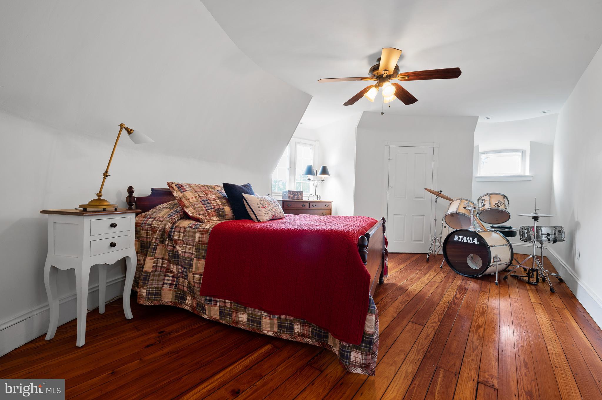 425 Chestnut Lane Wayne, PA 19087 - Photo 46 of 59 Bedroom 5 on 3rd floor