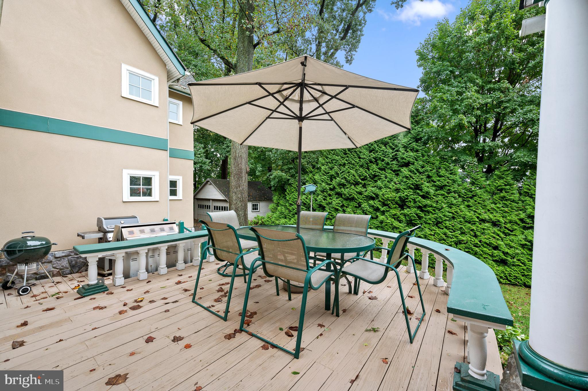 425 Chestnut Lane Wayne, PA 19087 - Photo 55 of 59 Deck with dining area off Kitchen