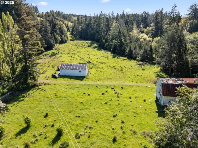 a view of an outdoor space and a yard