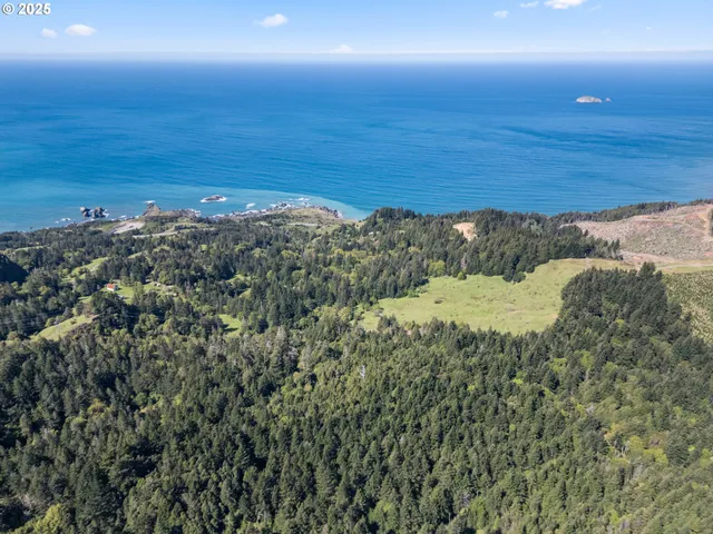 $897,500 | 38097 Pacific Highlands Drive, Port Orford, OR 97465