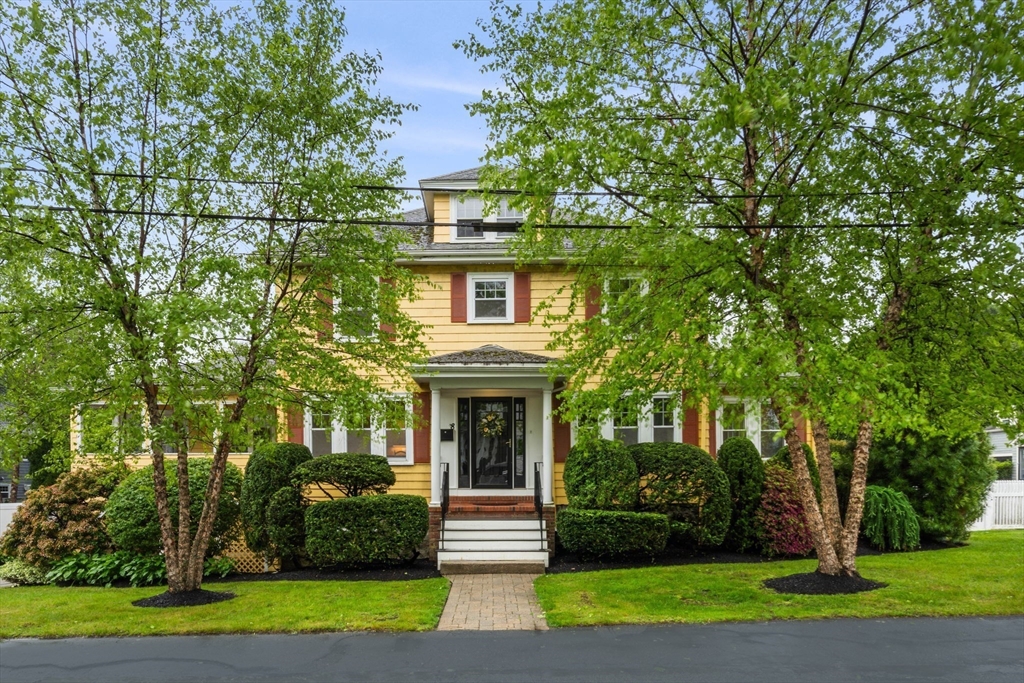 8 Warren Road Marblehead, MA 01945 - Photo 1 of 37