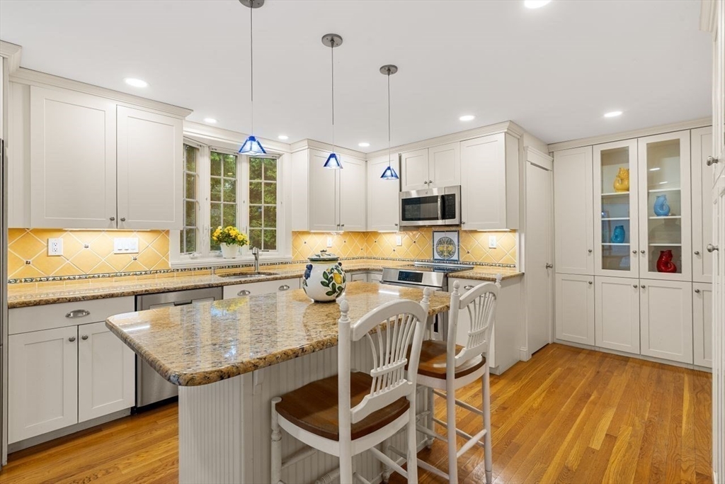 8 Warren Road Marblehead, MA 01945 - Photo 12 of 37