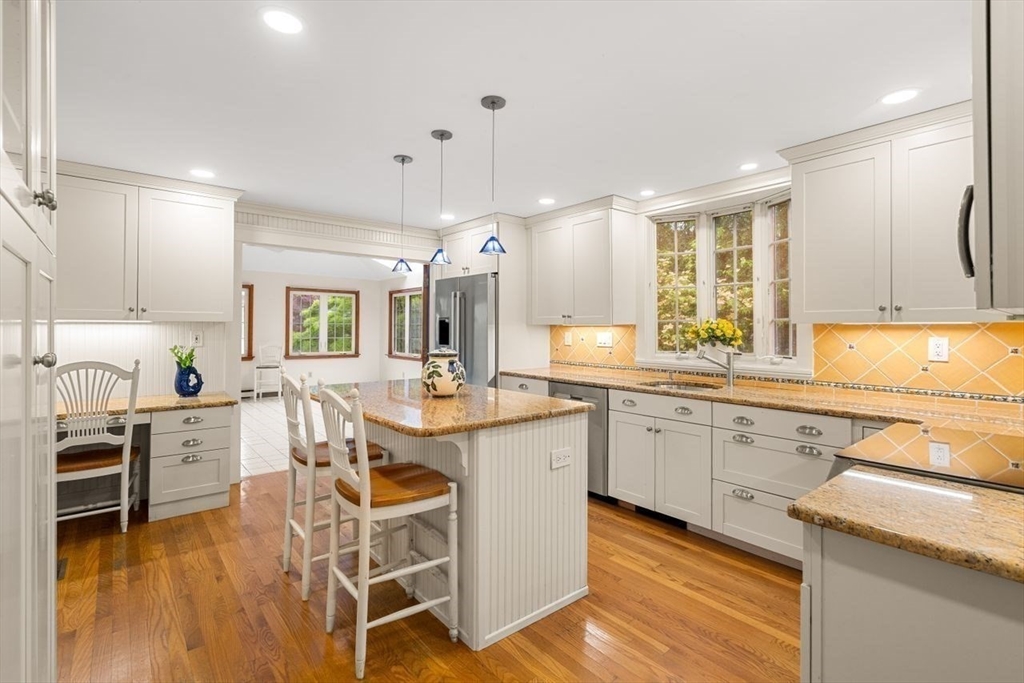 8 Warren Road Marblehead, MA 01945 - Photo 13 of 37