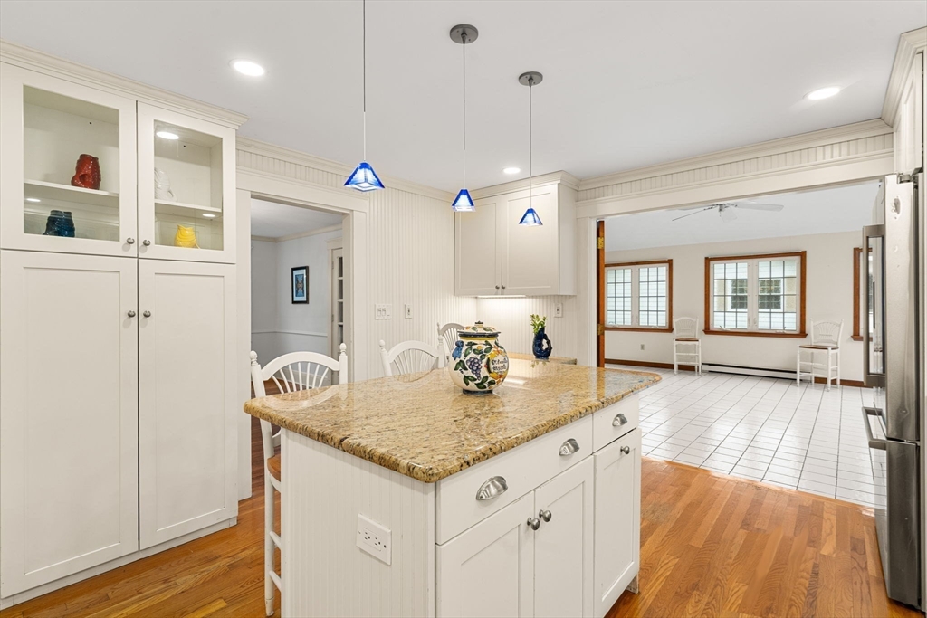 8 Warren Road Marblehead, MA 01945 - Photo 14 of 37