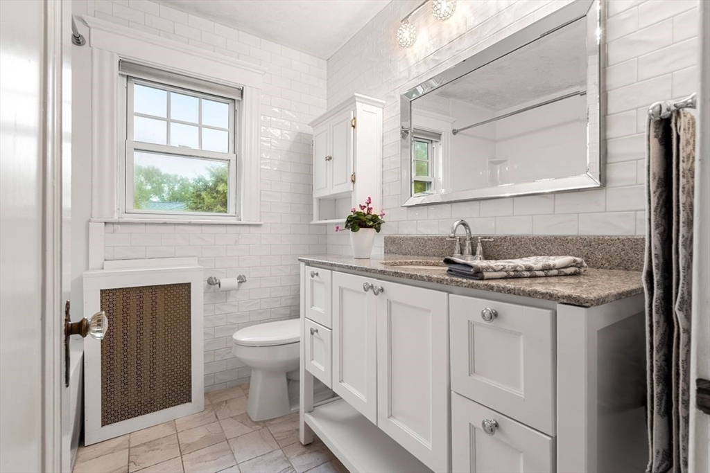 8 Warren Road Marblehead, MA 01945 - Photo 27 of 37