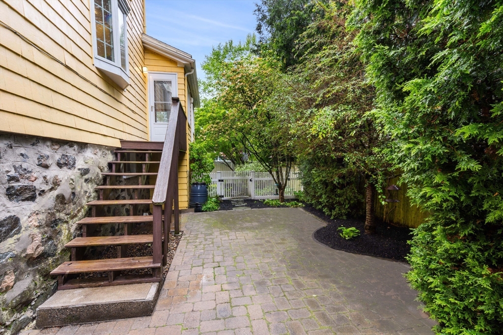 8 Warren Road Marblehead, MA 01945 - Photo 29 of 37