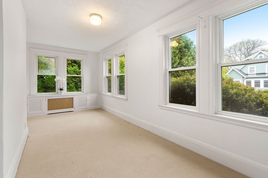 8 Warren Road Marblehead, MA 01945 - Photo 6 of 37