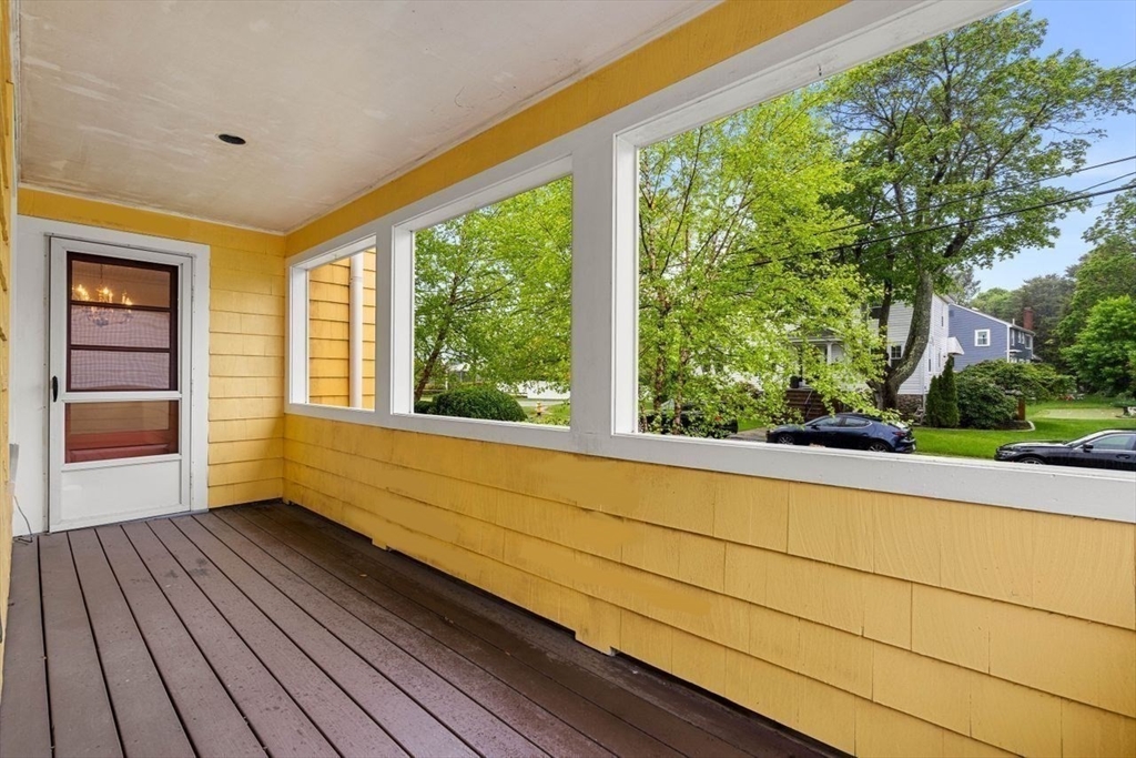 8 Warren Road Marblehead, MA 01945 - Photo 9 of 37