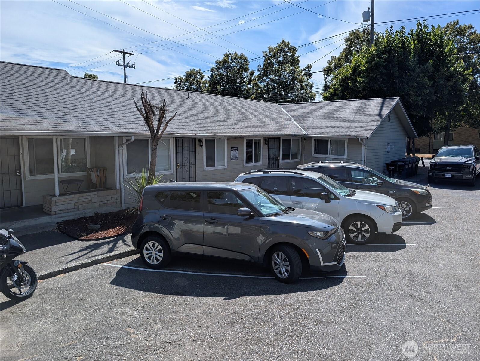7410 Rainier Avenue South Seattle, WA 98118 - Photo 2 of 14