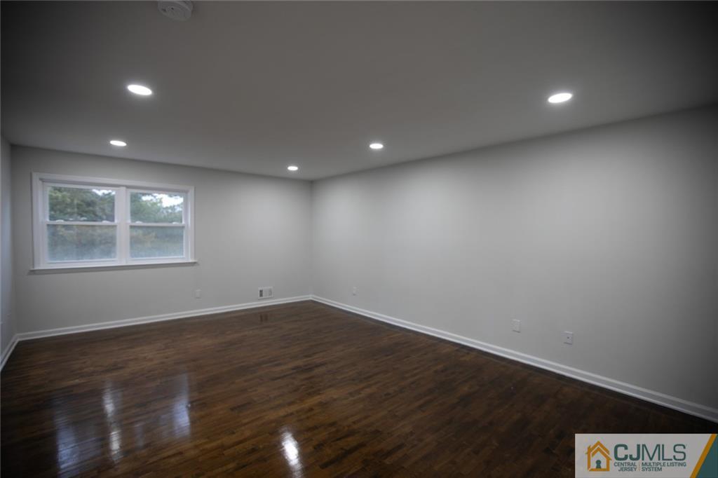 4005 Hana Road Edison, NJ 08817 - Photo 12 of 21 Gallery Image 12