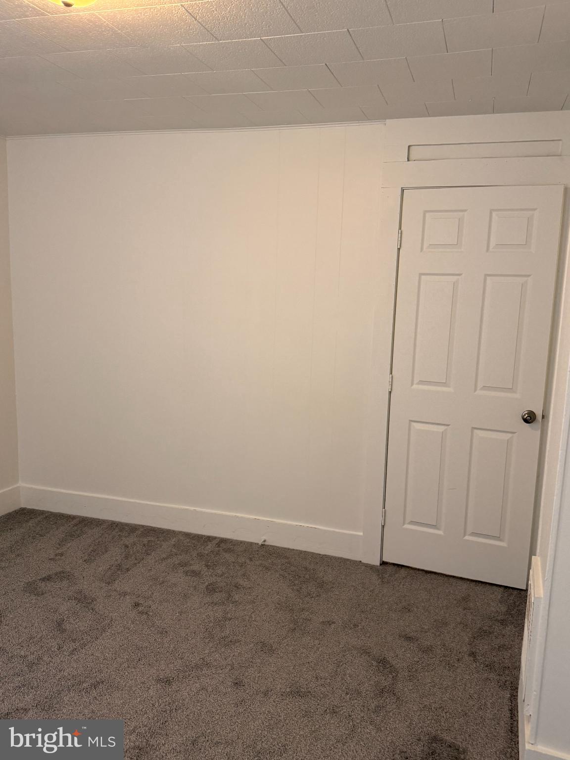 176 Griffith Street Salem, NJ 08079 - Photo 20 of 34 Spacious room with fresh, neutral tones.