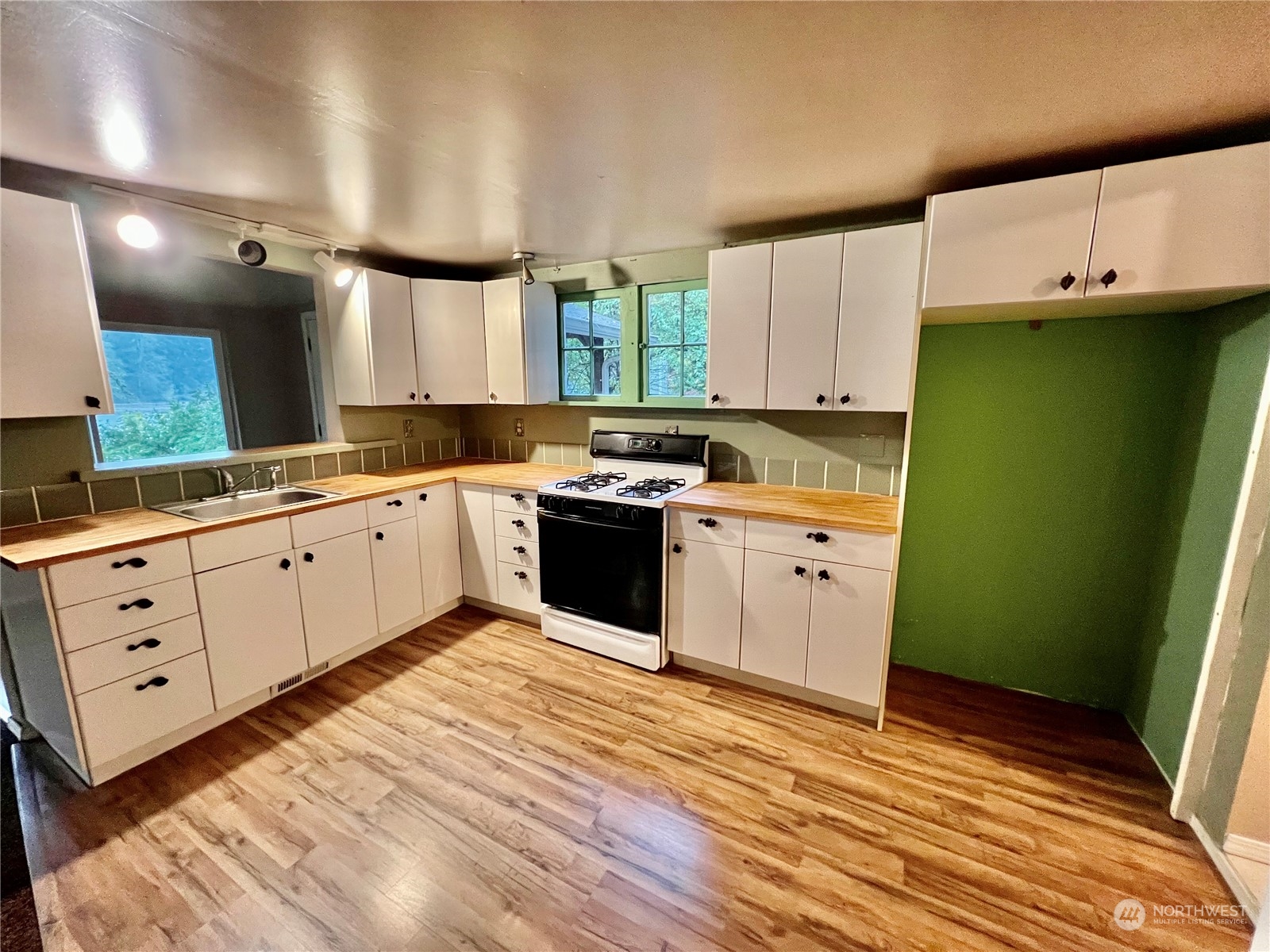 18302 East Spring Lake Road Arlington, WA 98223 - Photo 30 of 40 Gallery Image 30