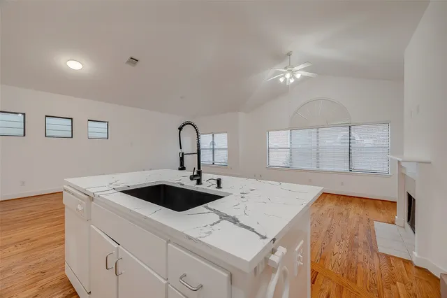 $2,500 | 9830 Cynthia Ann Court, Houston, TX 77025