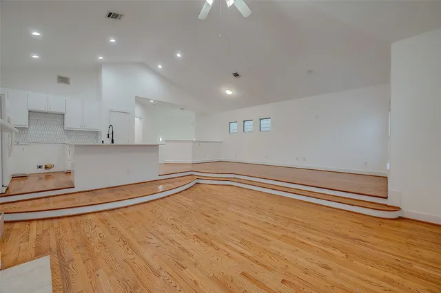 $2,500 | 9830 Cynthia Ann Court, Houston, TX 77025