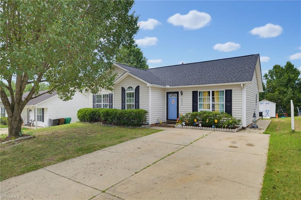 2459 Shadow Valley Road High Point, NC 27265 - Photo 2 of 29