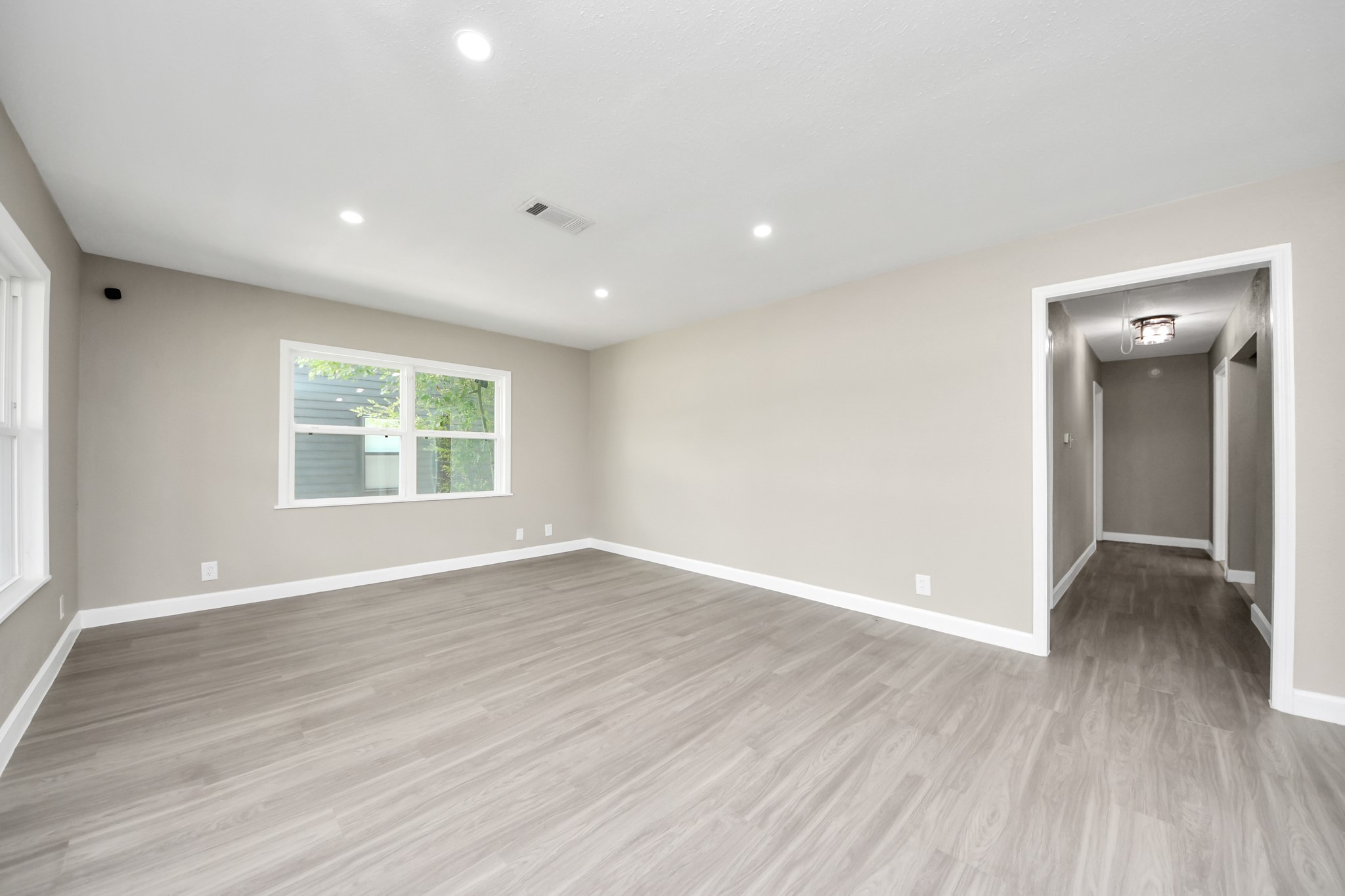 4910 Eppes Street Houston, TX 77021 - Photo 9 of 22 Gallery Image 9