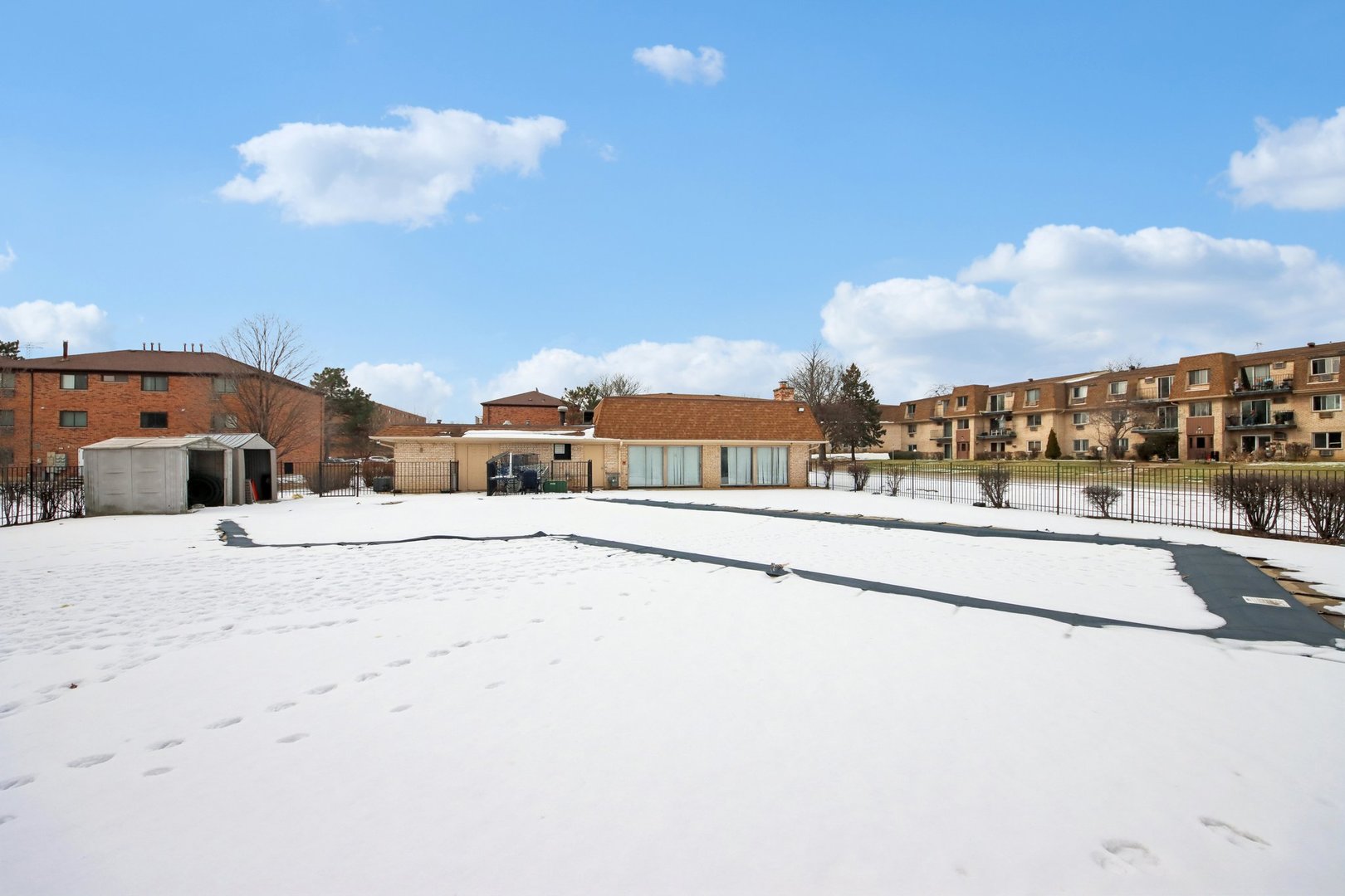 1111 Bloomingdale Road, Unit 2A Glendale Heights, IL 60139 - Photo 25 of 26 a view of a city