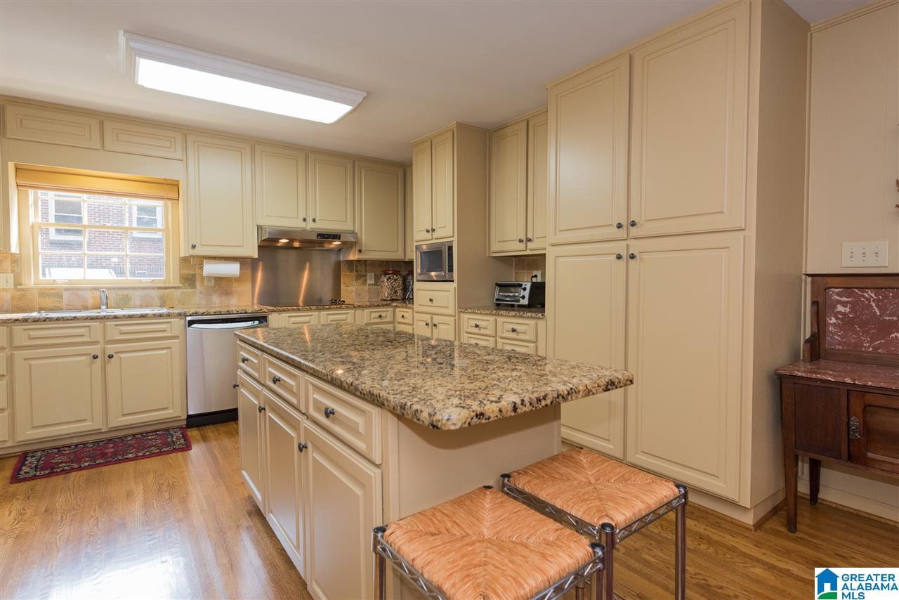 1845 Saulter Road Birmingham, AL 35209 - Photo 3 of 45