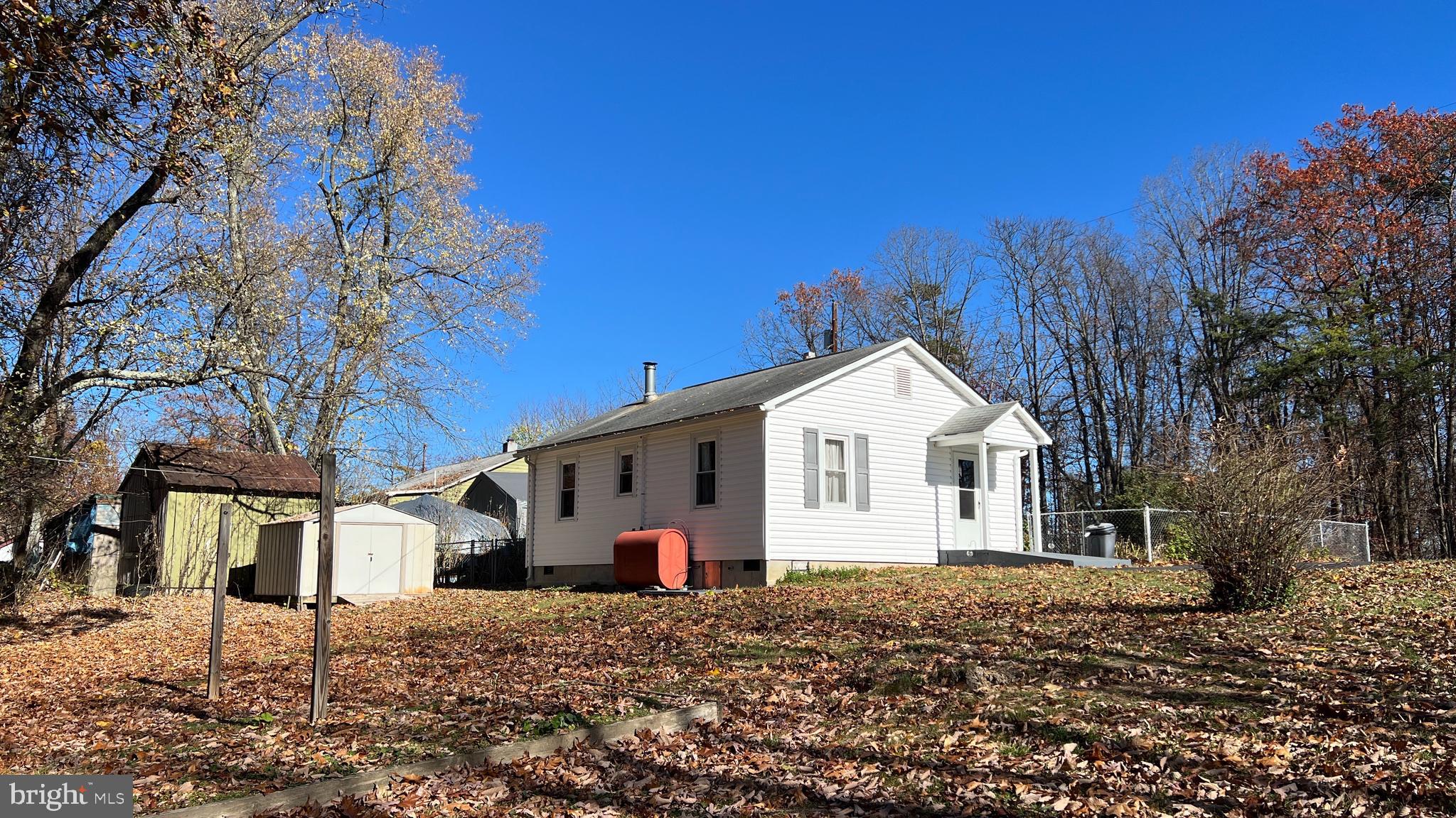 847 Hunting Ridge Road Winchester, VA 22603 - Photo 6 of 21 Side/Rear of home