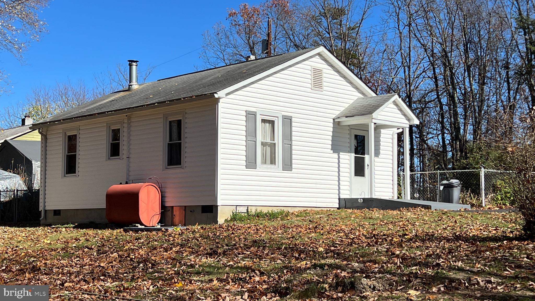 847 Hunting Ridge Road Winchester, VA 22603 - Photo 7 of 21 Side/Rear of home