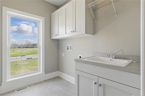 $970,900 | 19 Bridleridge Farms, Pittsford, NY 14534