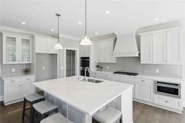 $970,900 | 19 Bridleridge Farms, Pittsford, NY 14534